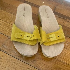 Kate Spade x Dr. Scholl’s yellow slides
